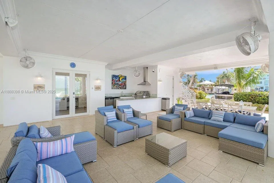 162 Bayview Dr Islamorada, FL 33036