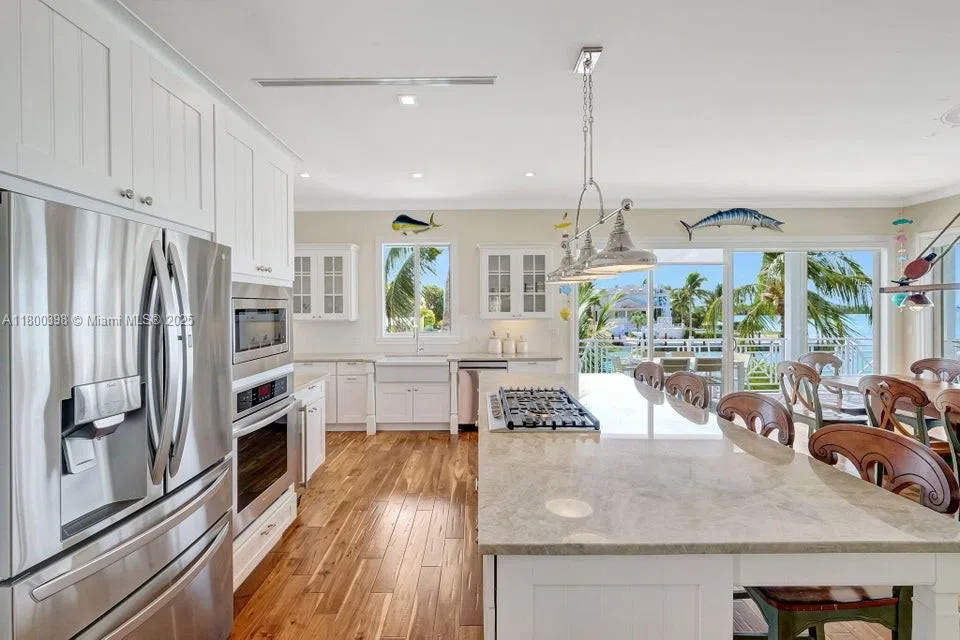162 Bayview Dr Islamorada, FL 33036