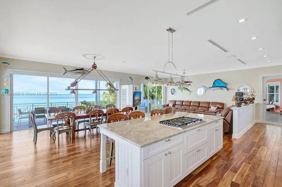 162 Bayview Dr Islamorada, FL 33036