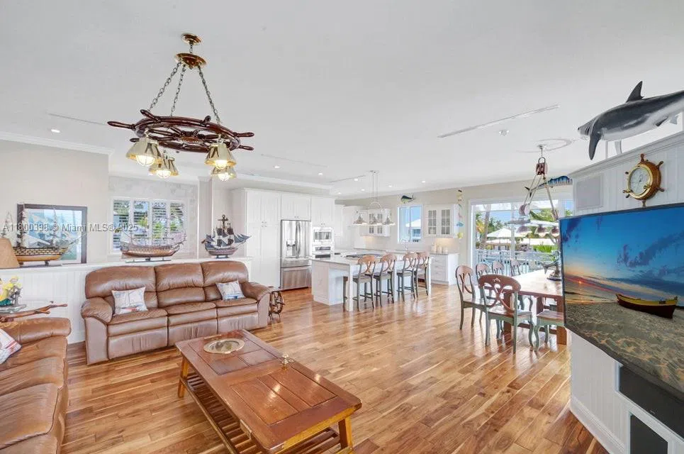 162 Bayview Dr Islamorada, FL 33036