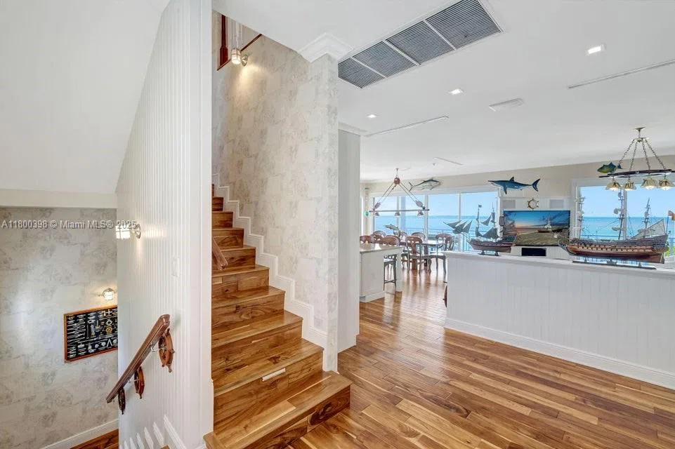 162 Bayview Dr Islamorada, FL 33036