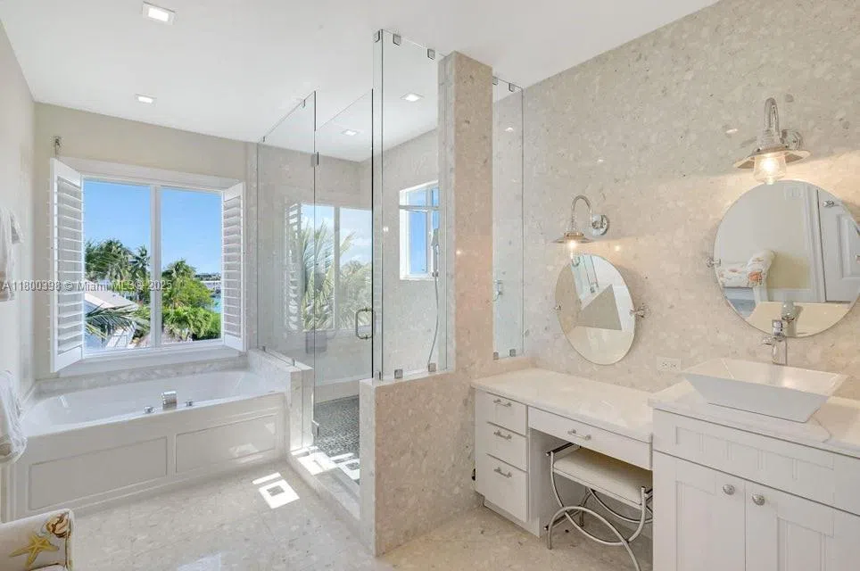 162 Bayview Dr Islamorada, FL 33036