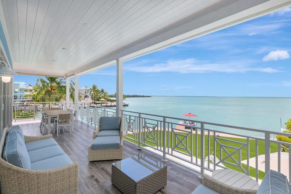 162 Bayview Dr Islamorada, FL 33036