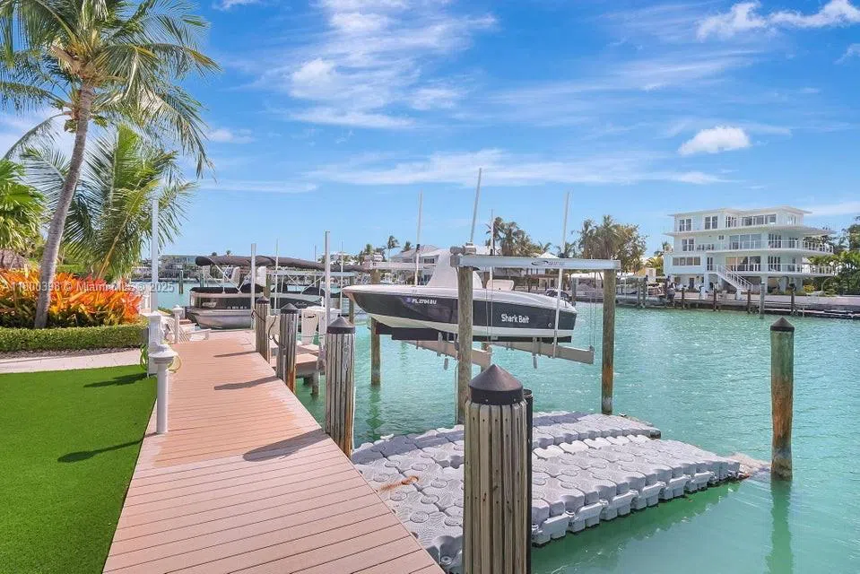 162 Bayview Dr Islamorada, FL 33036