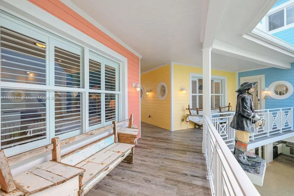 162 Bayview Dr Islamorada, FL 33036