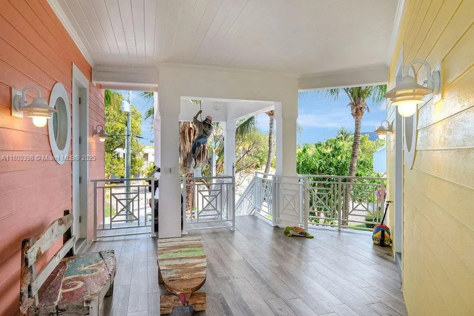162 Bayview Dr Islamorada, FL 33036