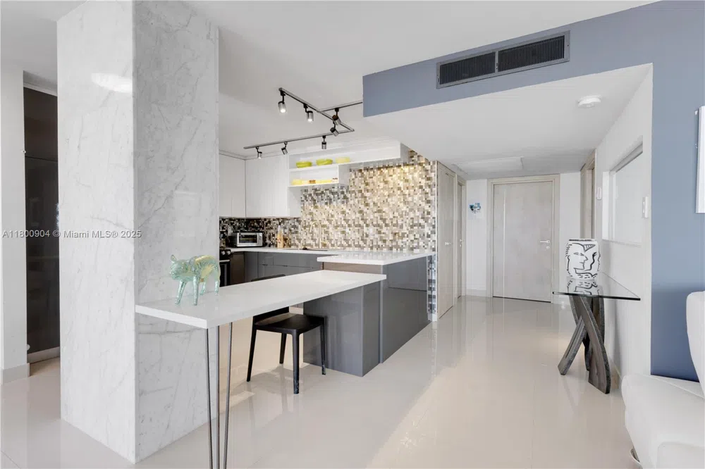 2030 S Ocean Dr #1707 Hallandale Beach, FL 33009