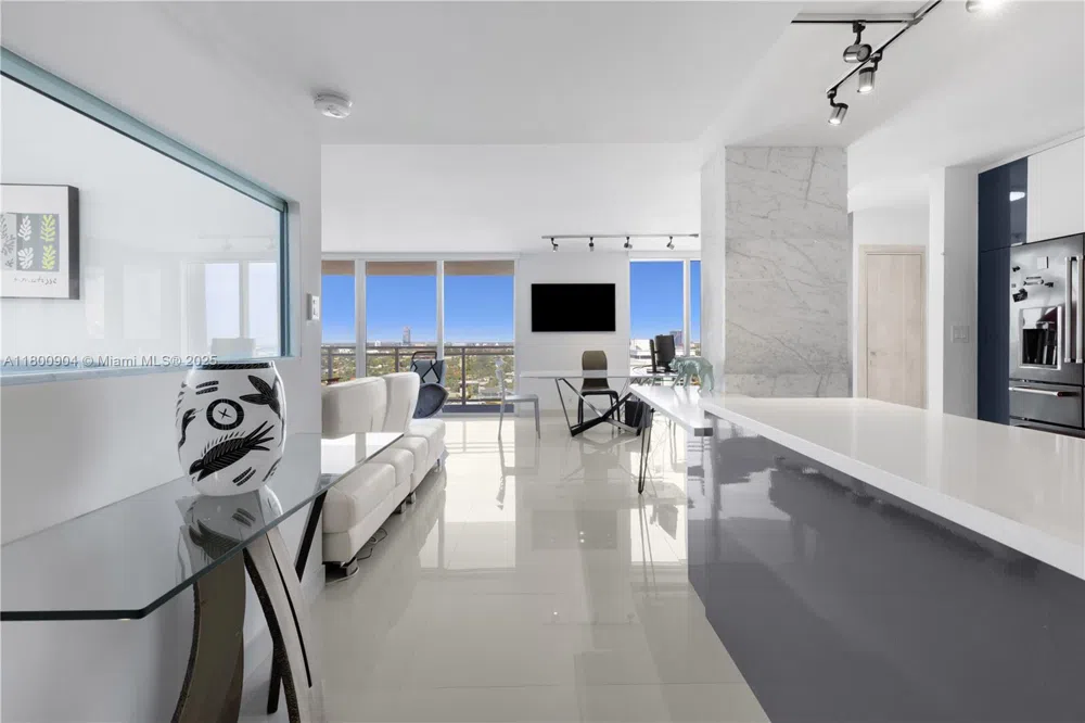 2030 S Ocean Dr #1707 Hallandale Beach, FL 33009