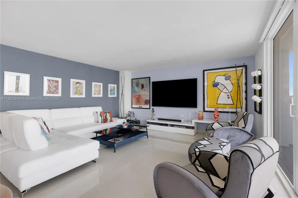2030 S Ocean Dr #1707 Hallandale Beach, FL 33009
