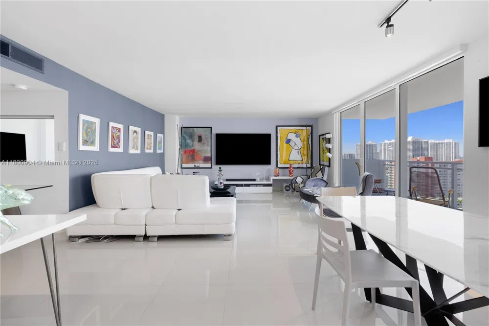 2030 S Ocean Dr #1707 Hallandale Beach, FL 33009
