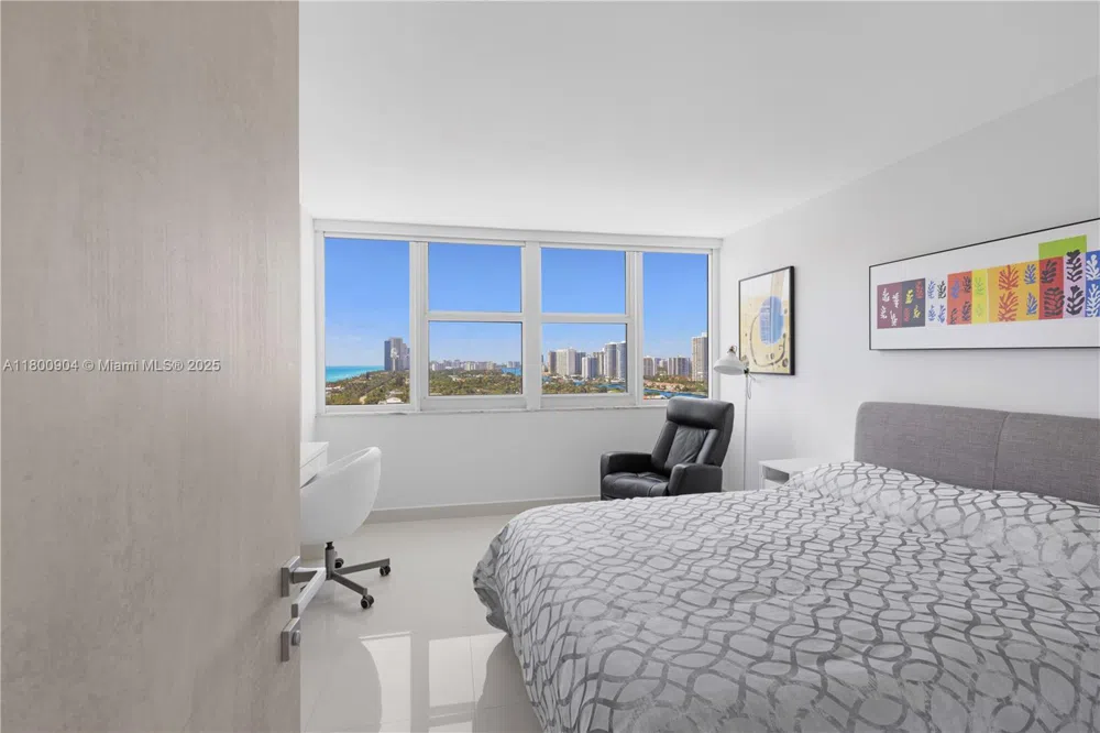 2030 S Ocean Dr #1707 Hallandale Beach, FL 33009