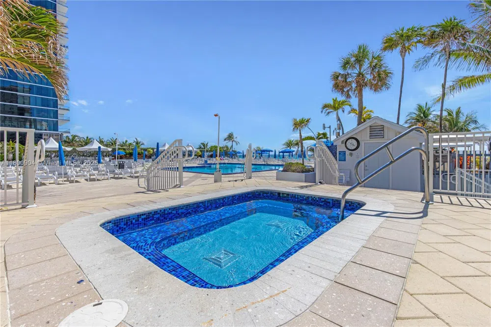 2030 S Ocean Dr #1707 Hallandale Beach, FL 33009