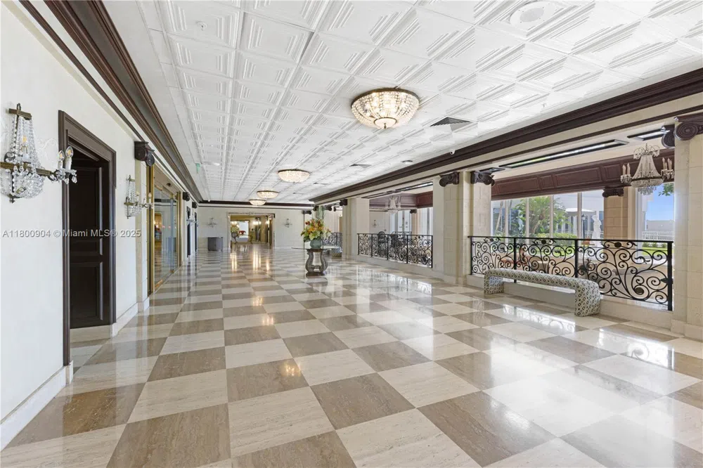 2030 S Ocean Dr #1707 Hallandale Beach, FL 33009