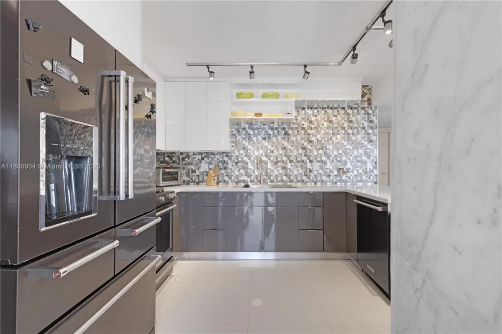 2030 S Ocean Dr #1707 Hallandale Beach, FL 33009
