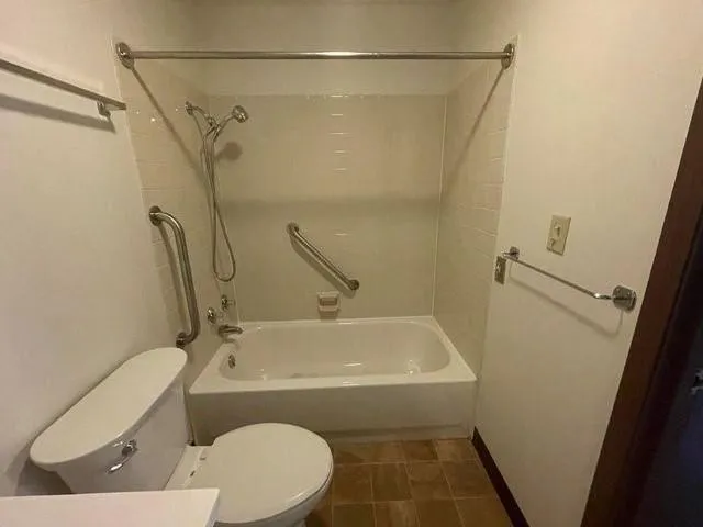 979 S Serrano Ave Los Angeles, CA 90006