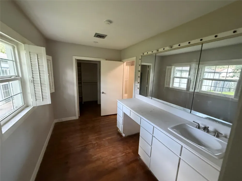 3755 Long Avenue Beaumont, TX 77706