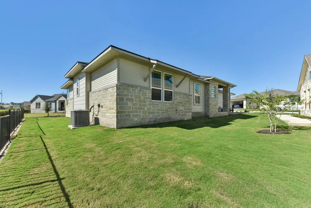 153 Antoinette Way #102 San Marcos, TX 78666