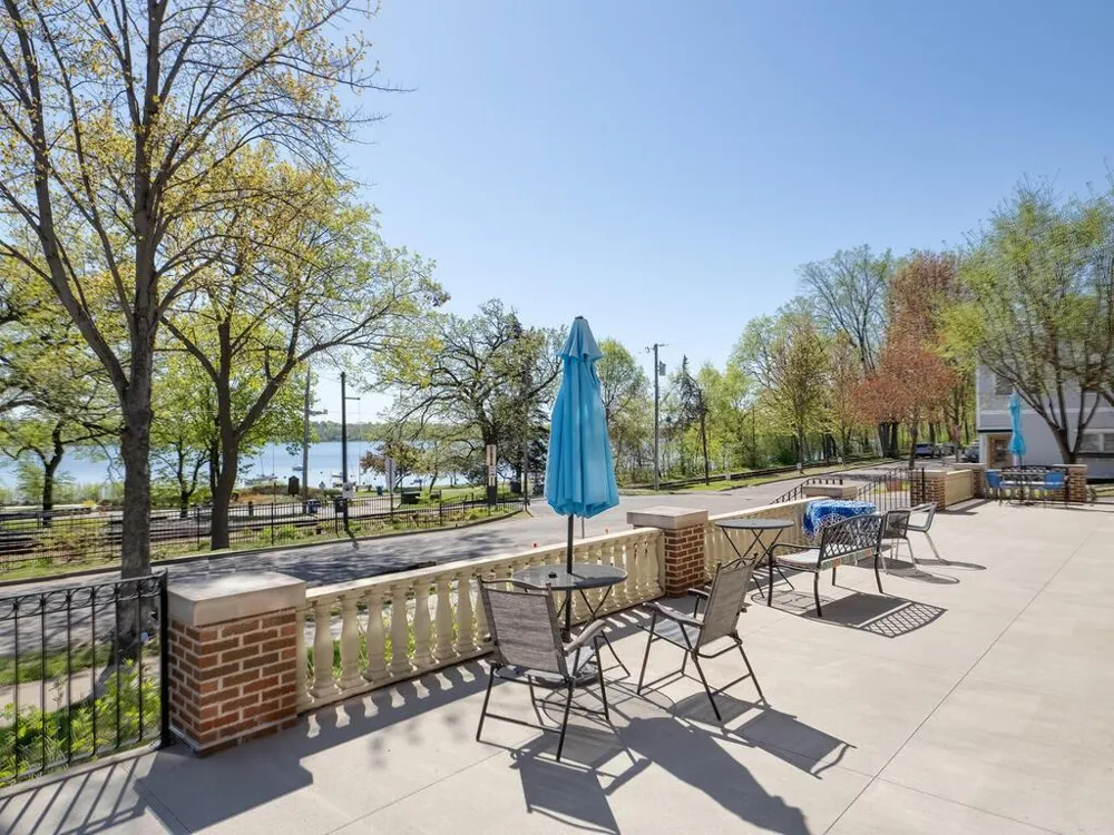 4136 Queen Avenue S #108