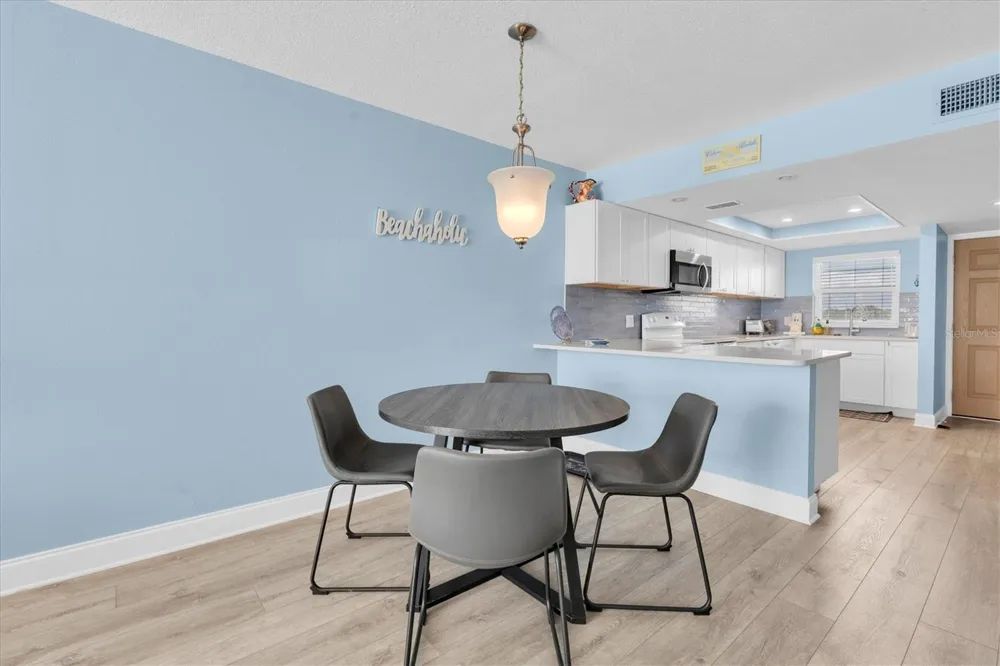 18650 GULF BOULEVARD #203 Indian Shores, FL 33785