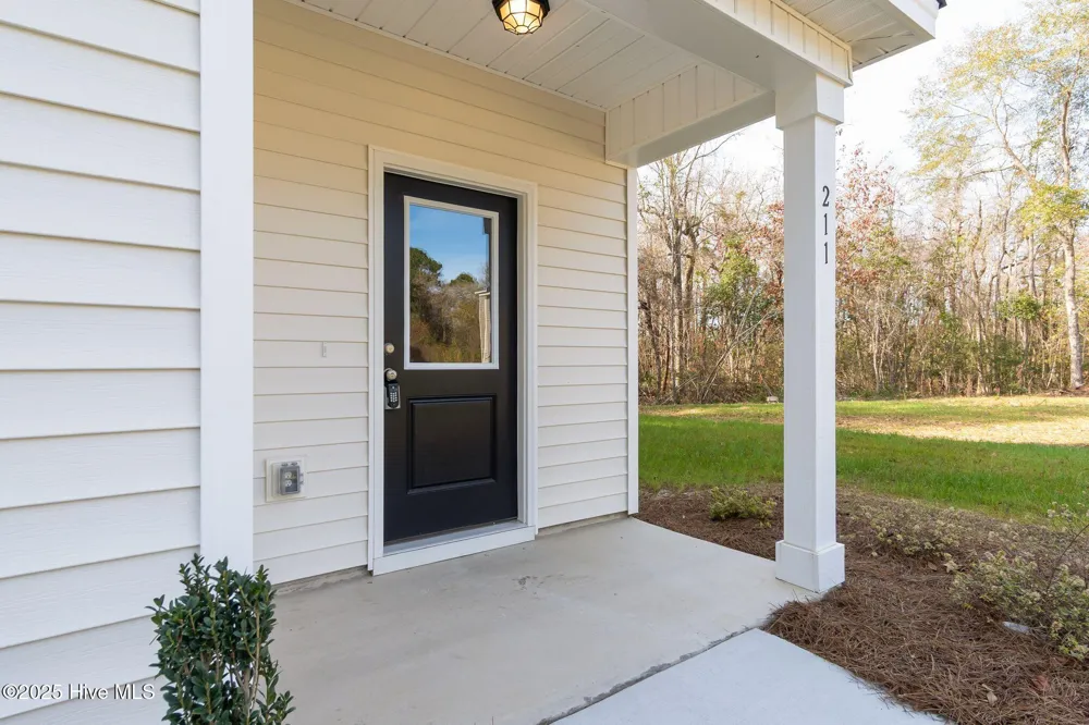 211 Brighttown Road Maysville, NC 28555