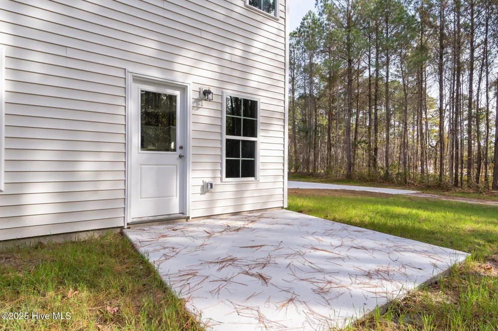 211 Brighttown Road Maysville, NC 28555