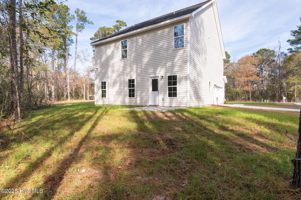 211 Brighttown Road Maysville, NC 28555