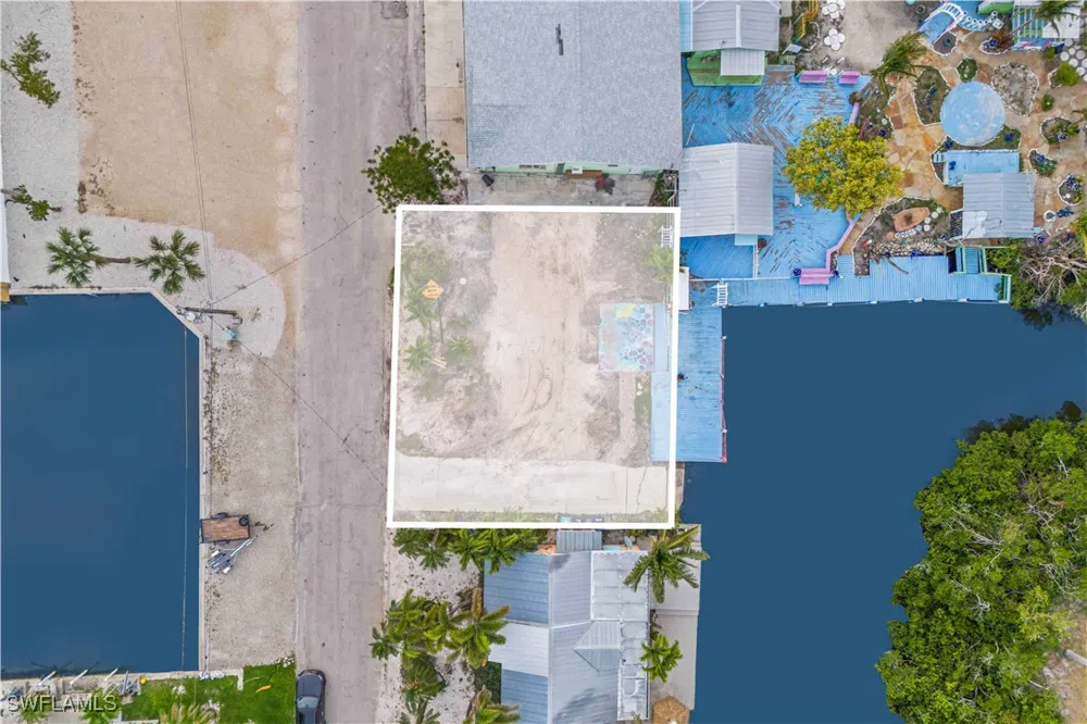 Matlacha Avenue Matlacha, FL 33993