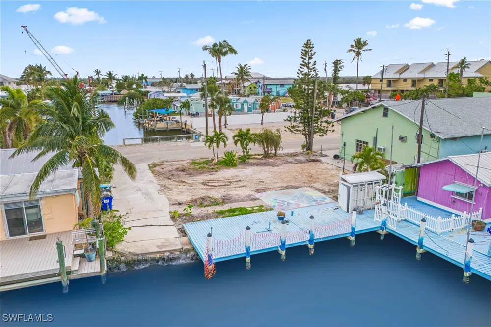 Matlacha Avenue Matlacha, FL 33993