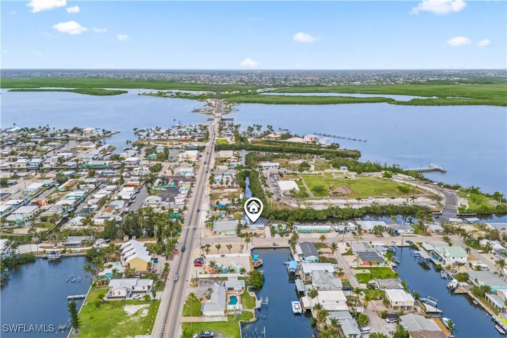 Matlacha Avenue Matlacha, FL 33993