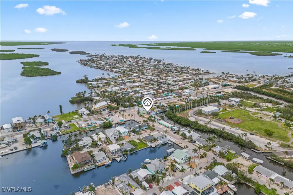 Matlacha Avenue Matlacha, FL 33993