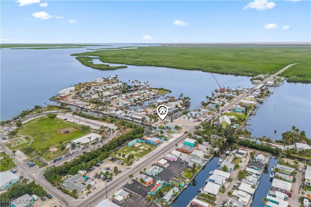 Matlacha Avenue Matlacha, FL 33993