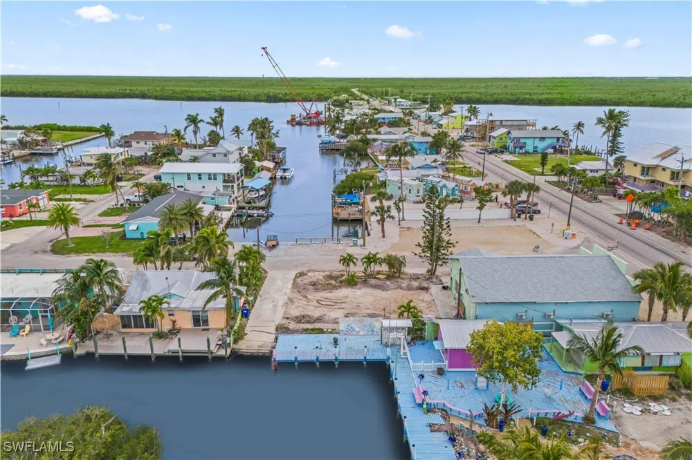 Matlacha Avenue Matlacha, FL 33993