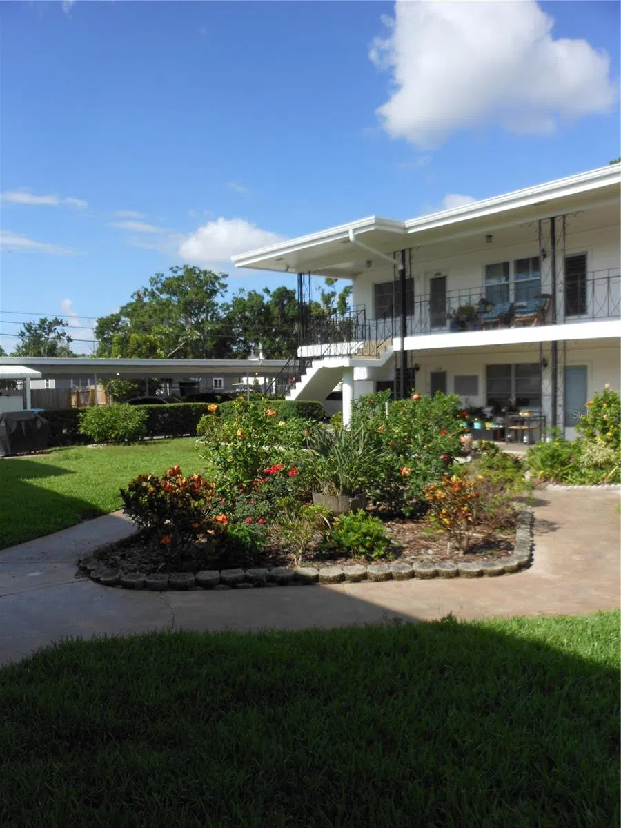 138 36TH AVENUE #206W St Petersburg, FL 33704