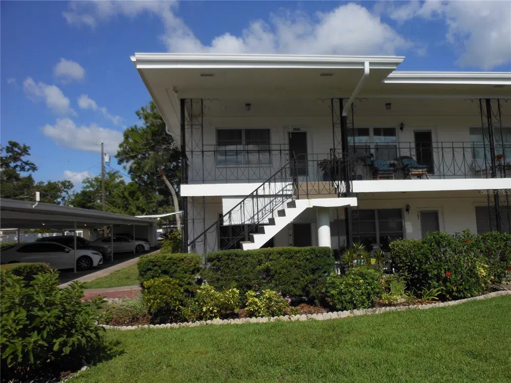 138 36TH AVENUE #206W St Petersburg, FL 33704