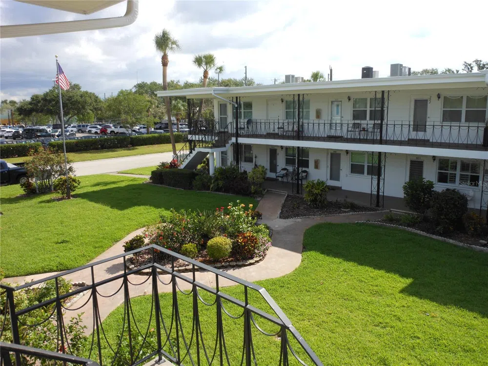 138 36TH AVENUE #206W St Petersburg, FL 33704