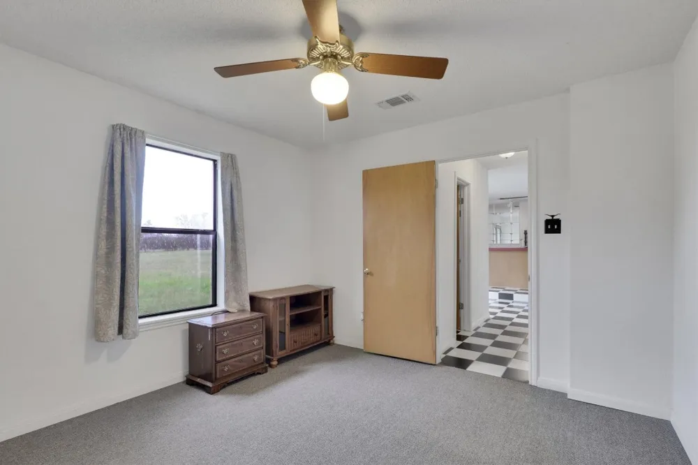 847 Highway 95 S Smithville, TX 78957