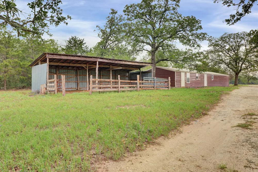 847 Highway 95 S Smithville, TX 78957