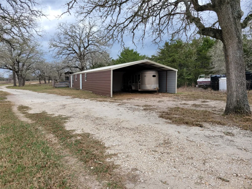 847 Highway 95 S Smithville, TX 78957