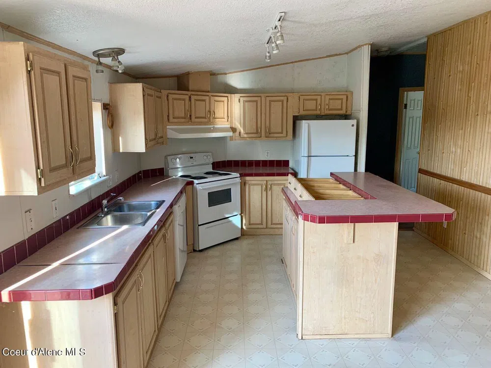 774 Old Kootenai Trail Sandpoint, ID 83864