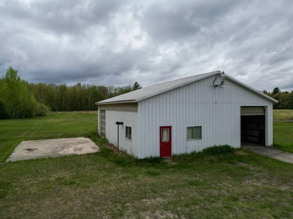 8670 E Pickard Road Chippewa Township, MI 48858
