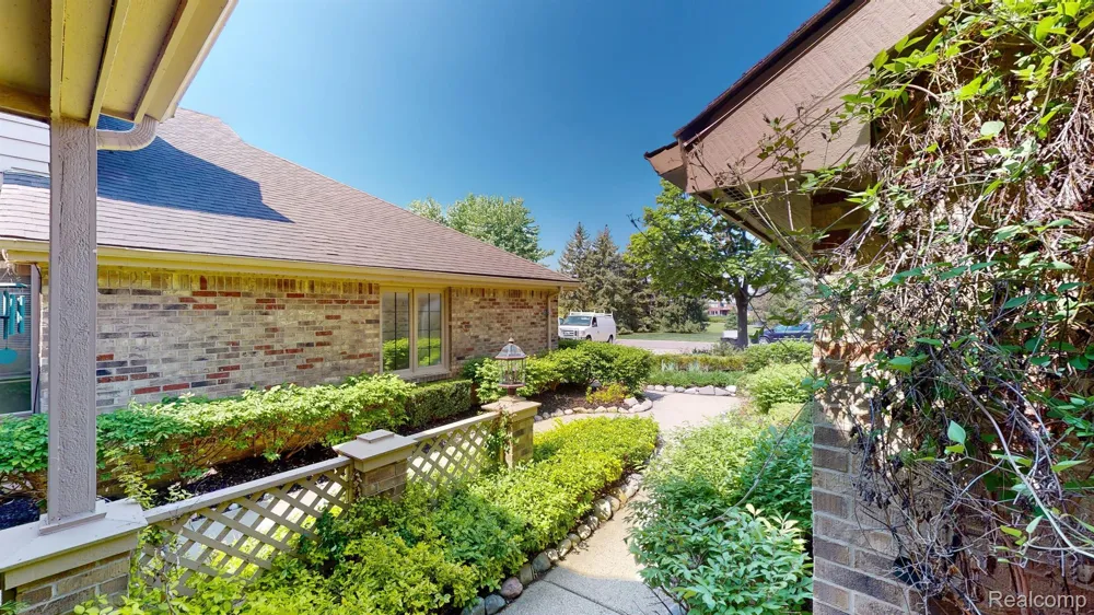 18182 W Blue Heron Drive W #91 Northville Township, MI 48168
