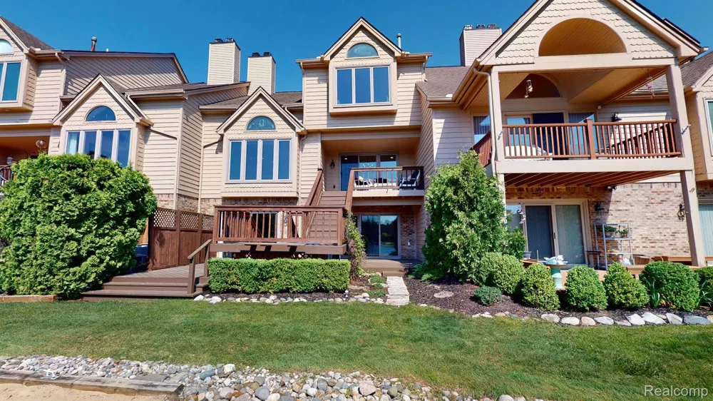 18182 W Blue Heron Drive W #91 Northville Township, MI 48168