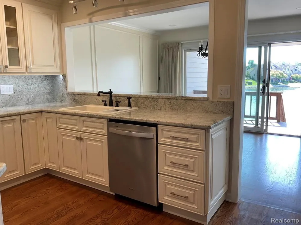 18182 W Blue Heron Drive W #91 Northville Township, MI 48168