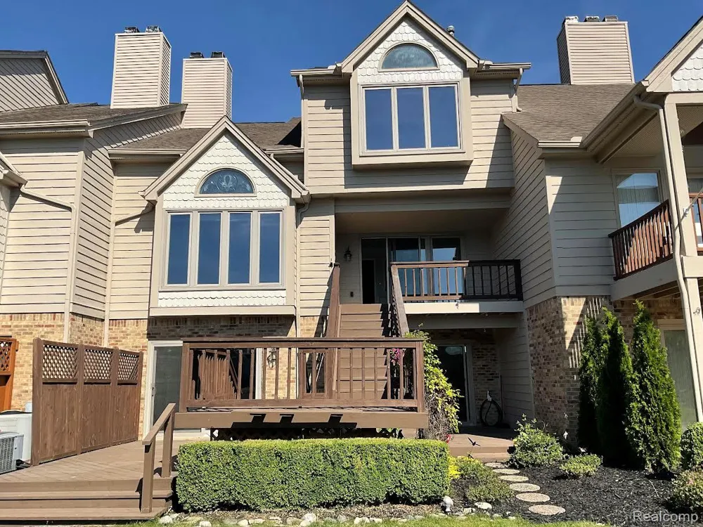 18182 W Blue Heron Drive W #91 Northville Township, MI 48168