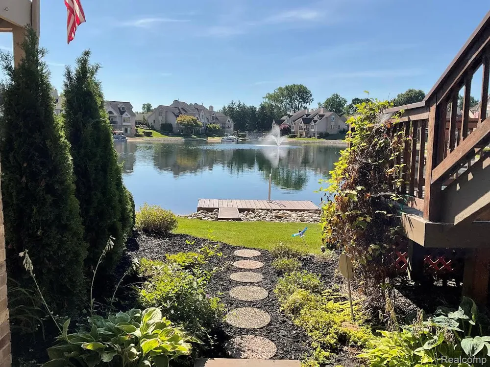 18182 W Blue Heron Drive W #91 Northville Township, MI 48168