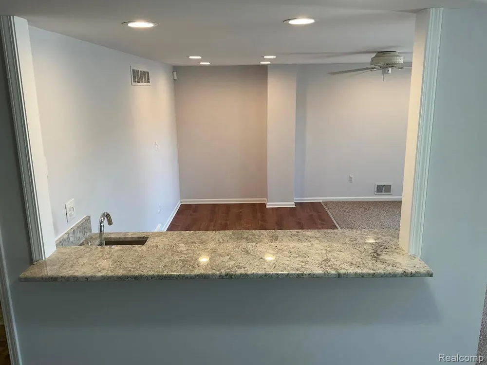 18182 W Blue Heron Drive W #91 Northville Township, MI 48168