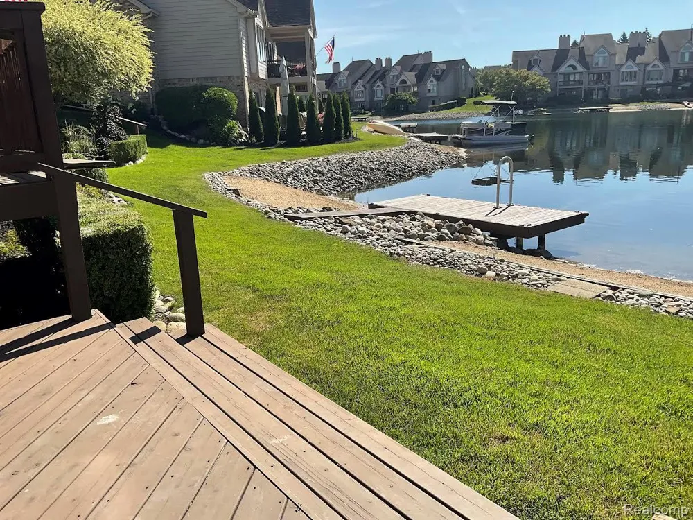 18182 W Blue Heron Drive W #91 Northville Township, MI 48168