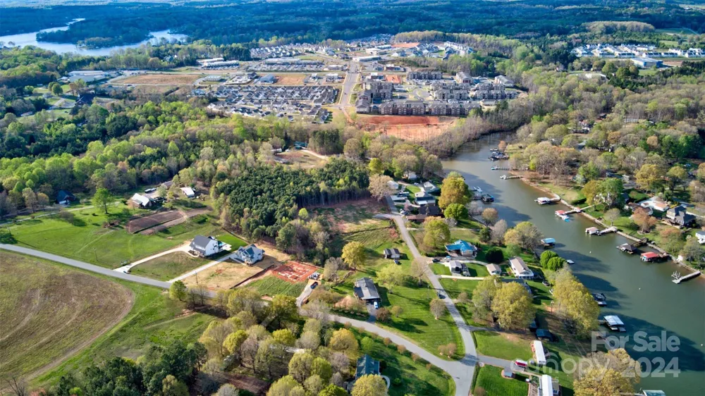 4271 Candlewood Drive Sherrills Ford, NC 28673