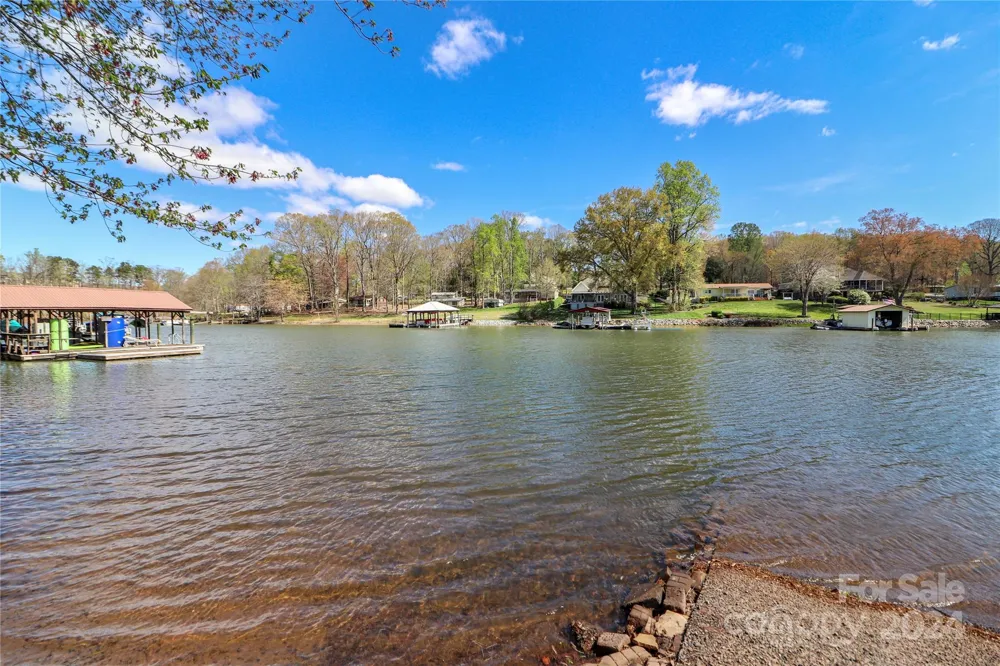4271 Candlewood Drive Sherrills Ford, NC 28673