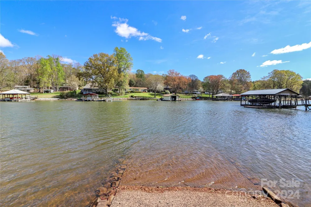 4271 Candlewood Drive Sherrills Ford, NC 28673